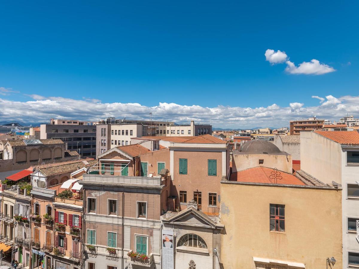 Casa Alla Marina Del Porto Di Cagliari Lägenhet Exteriör bild