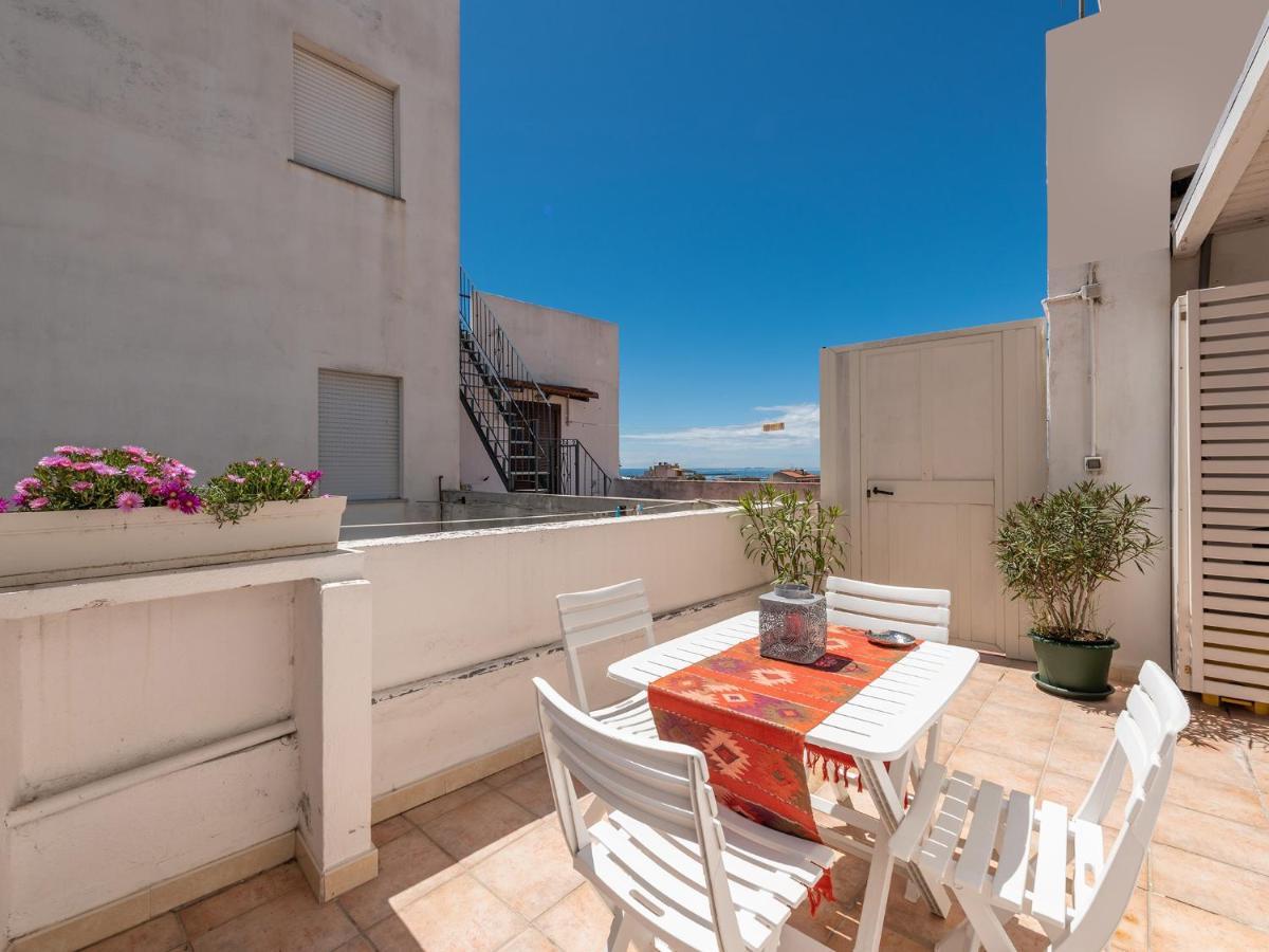 Casa Alla Marina Del Porto Di Cagliari Lägenhet Exteriör bild