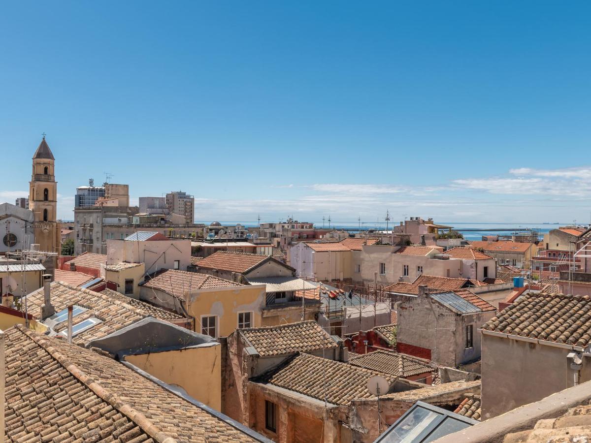 Casa Alla Marina Del Porto Di Cagliari Lägenhet Exteriör bild
