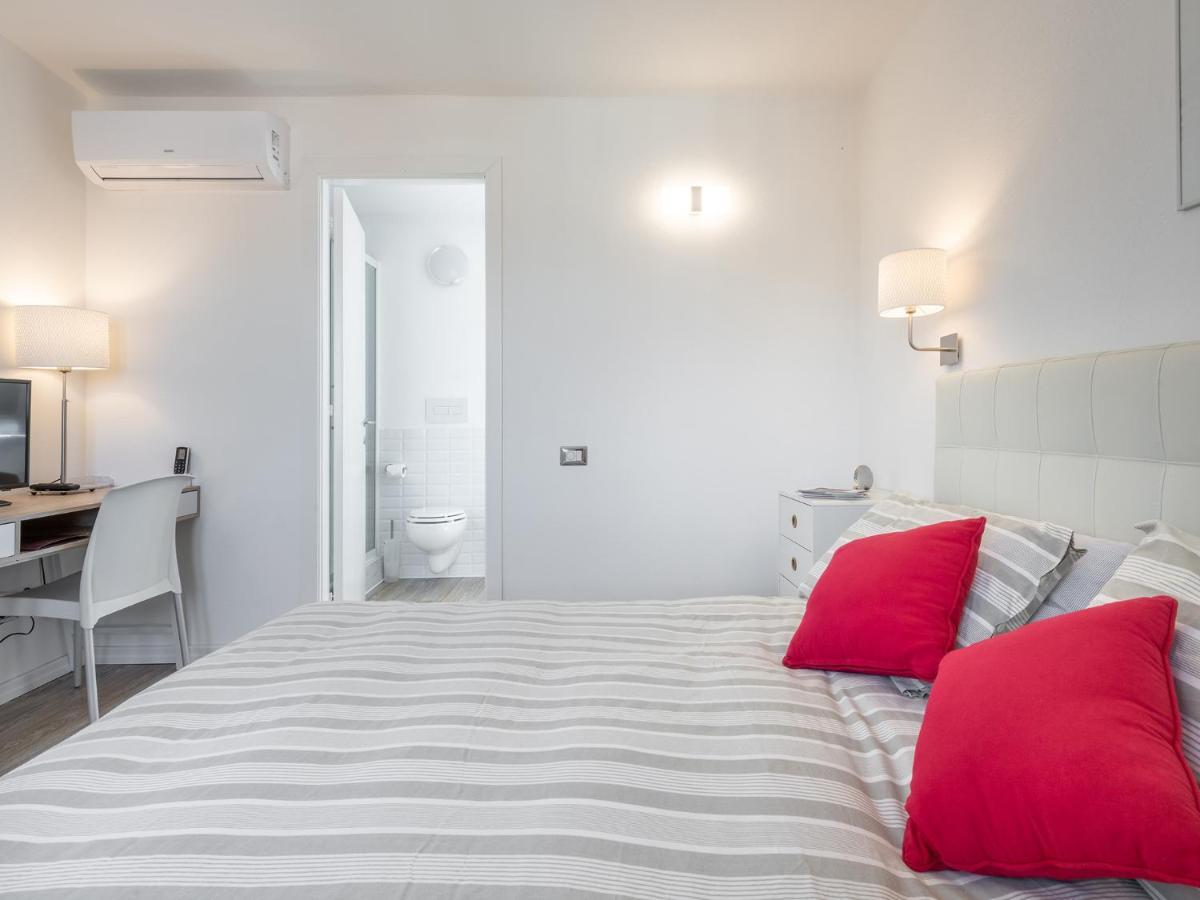 Casa Alla Marina Del Porto Di Cagliari Lägenhet Exteriör bild